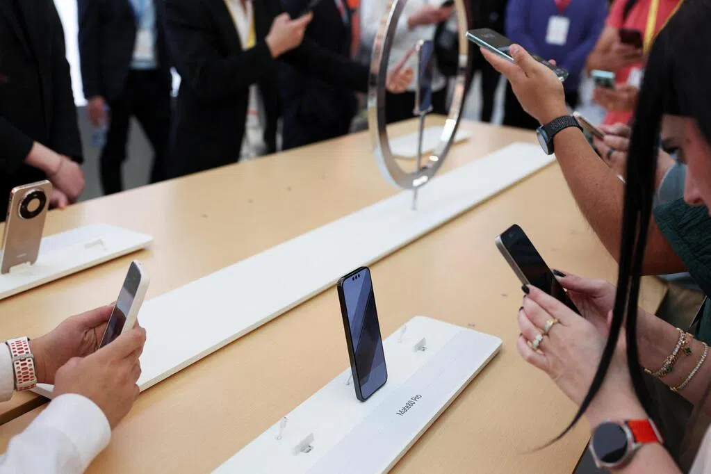 美FCC拟禁止进口部分中国设备 扩大对华科技打击